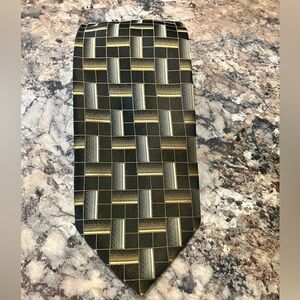 Croft & Barrow Gold and Black Geometric Tie